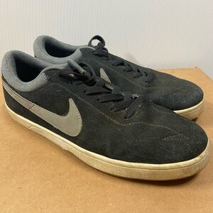 Nike Men's Black and Tan Sneakers